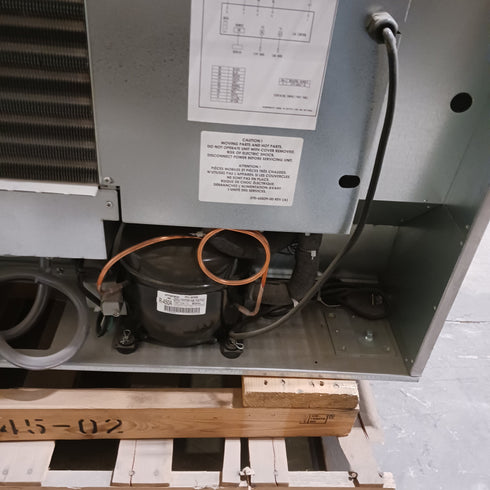 Traulsen CLPT-4812-SD-LR Centerline Double Door Sandwich and Salad Prep Table 48" Refrigerator, SCRATCH & DENT FINAL SALE