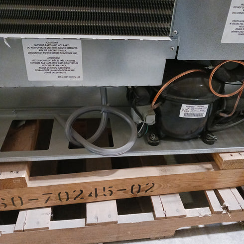 Traulsen CLPT-4812-SD-LR Centerline Double Door Sandwich and Salad Prep Table 48" Refrigerator, SCRATCH & DENT FINAL SALE