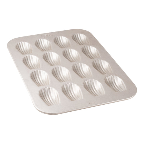 Chicago Metallic Madeleine Pan, 16 Moulds, Glazed Aluminized Steel