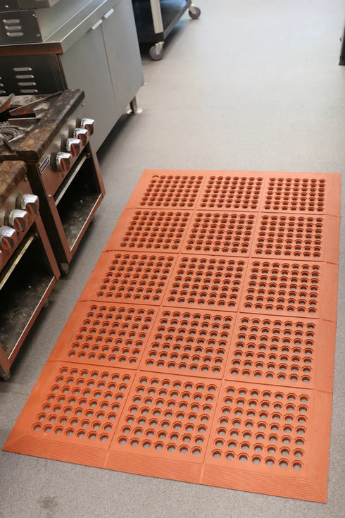 Tapis heureux | Tapis de sol anti-fatigue et résistant à la graisse de qualité supérieure, 36" x 60", Rouge