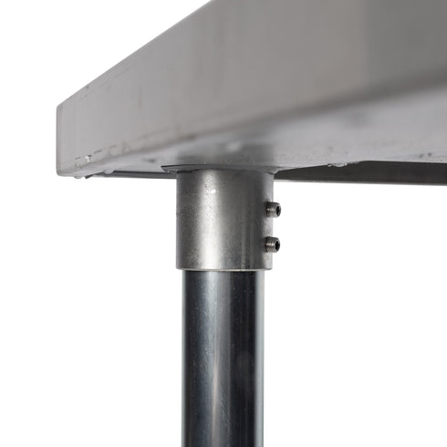 Garnison | Table de travail avec tablette inférieure, pieds sphériques réglables, dessus en acier inoxydable