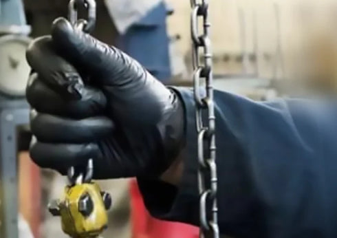 Globe | Gants en nitrile, non poudrés, 5 mil noirs (paquet de 100)